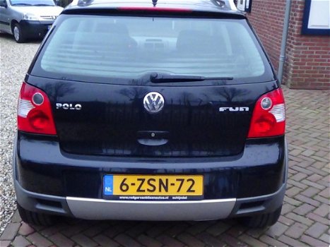 Volkswagen Polo - 1.4-16V FUN CROSS - 1