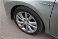 Toyota Auris - 1.8 Hybrid Dynamic - 1 - Thumbnail