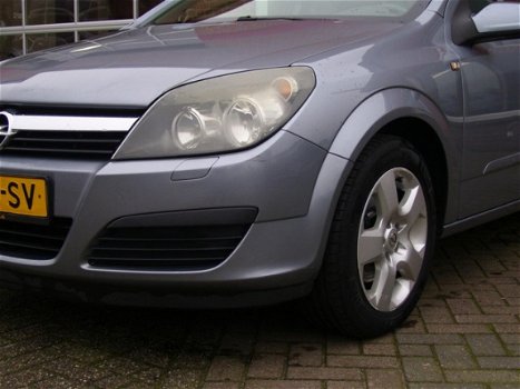 Opel Astra - 1.6 Edition 101PK 5-drs, airco, cruise, elektr.ramen, trekhaak - 1