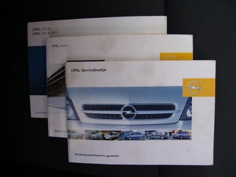 Opel Astra - 1.6 Edition 101PK 5-drs, airco, cruise, elektr.ramen, trekhaak - 1