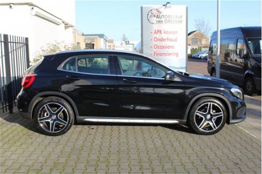 Mercedes-Benz GLA-Klasse - 200 Ambition Automaat AMG-Pakket 19Inch Xenon/Led Audio/Navi Pdc Airco - 1