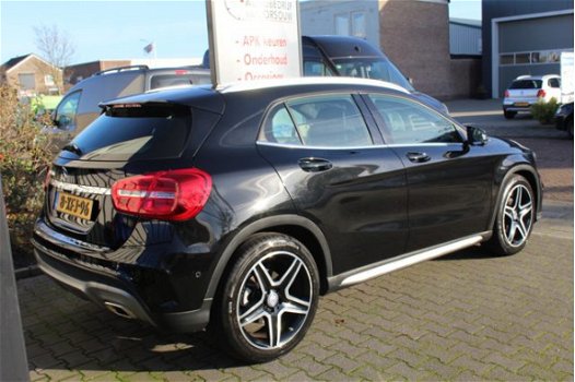 Mercedes-Benz GLA-Klasse - 200 Ambition Automaat AMG-Pakket 19Inch Xenon/Led Audio/Navi Pdc Airco - 1