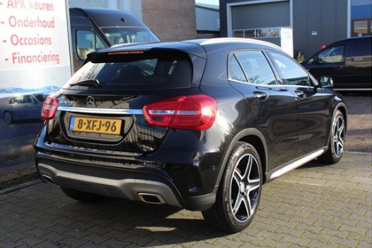 Mercedes-Benz GLA-Klasse - 200 Ambition Automaat AMG-Pakket 19Inch Xenon/Led Audio/Navi Pdc Airco - 1