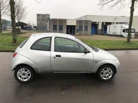 Ford Ka - 1.3 Style Airco, LMvelgen, Airbags, Radio-CD, Enz.... Leuke en zuinige auto Slechts 109.00 - 1