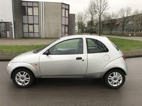 Ford Ka - 1.3 Style Airco, LMvelgen, Airbags, Radio-CD, Enz.... Leuke en zuinige auto Slechts 109.00 - 1