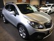 Opel Mokka - 1.4 Turbo Cosmo *CRUISE-CONTROL*VERW STOELEN*LM-VELGEN - 1 - Thumbnail