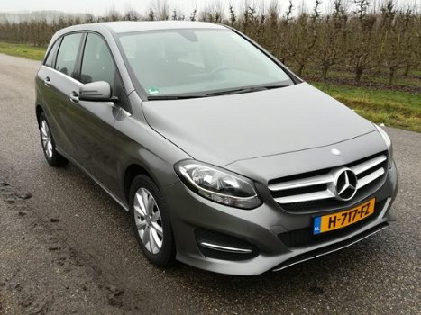 Mercedes-Benz B-klasse - 180 Ambition Automaat | Bluetooth | Cruise | 19500KM | A.Camera | - 1