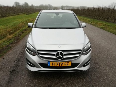 Mercedes-Benz B-klasse - 180 Prestige | Leder | Navi | PDC | Bluetooth - 1
