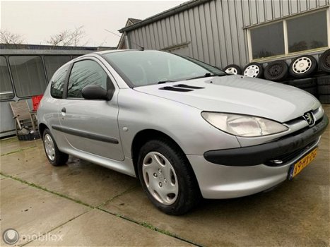 Peugeot 206 - 1.4 XT nieuwe apk 2021 - 1