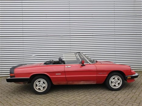 Alfa Romeo Spider - 2.0 - 1