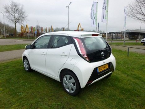 Toyota Aygo - 1.0 VVT-I X-PLAY - 1