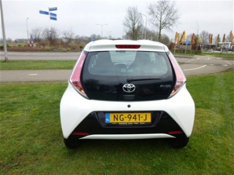 Toyota Aygo - 1.0 VVT-I X-PLAY - 1