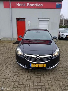 Opel Insignia Country Tourer - 1.6 T 2x4 - 1