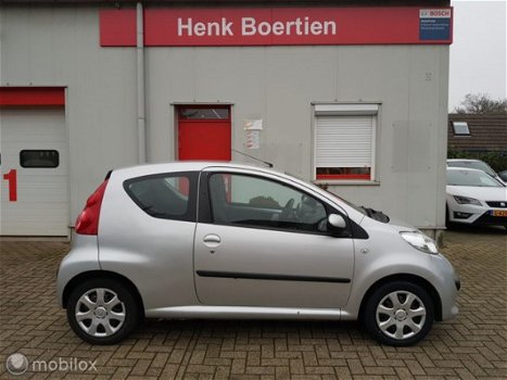 Peugeot 107 - 1.0-12V XR - 1