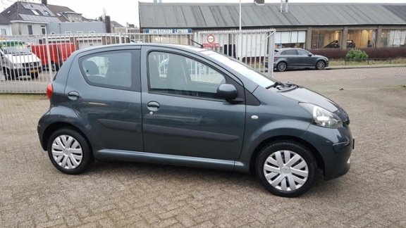 Toyota Aygo - 1.0-12V + 5 Deurs - Electrisch pakket - Dealer onderhouden - 1