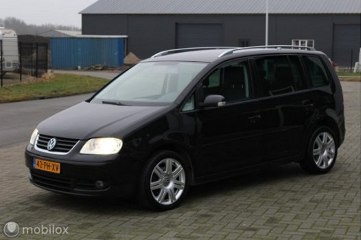 Volkswagen Touran - 2.0 TDI Highline Bomvol Xenon-Clima - 1