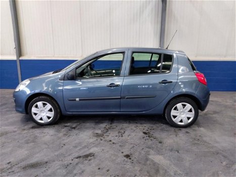 Renault Clio - 1.2-16V Authentique - 1