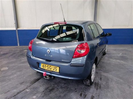 Renault Clio - 1.2-16V Authentique - 1