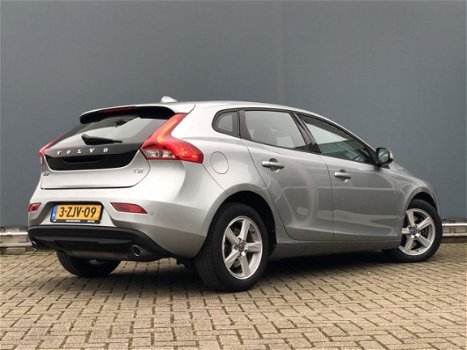 Volvo V40 - 1.6 T2 120PK Kinetic/ Navigatie/ Cruise control - 1