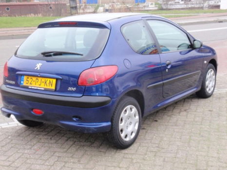 Peugeot 206 - 1.1 Pop' Art NW APK - 1