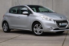 Peugeot 208 - 1.2 PureTech Allure / 5-DRS / NAVI / LEDER / WEINIG KM