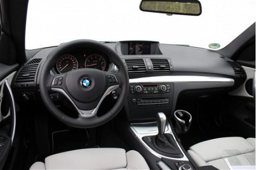 BMW 1-serie Coupé - 120i Coupé Automaat | Navigatie | Xenon | Bluetooth | Stoelverwaming | Vol leder - 1