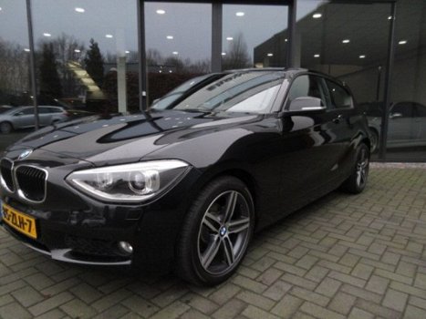 BMW 1-serie - 116i 136pk Executive, Leer, Xenon, Clima, Navi, Cruise, Stoelverw, Trek - 1