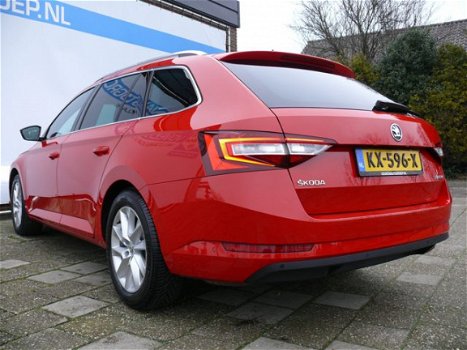 Skoda Superb Combi - 1.4 TSI ACT 150 pk Style Business Automaat Stoelverwarming, Dodehoek Detector, - 1