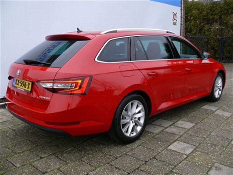 Skoda Superb Combi - 1.4 TSI ACT 150 pk Style Business Automaat Stoelverwarming, Dodehoek Detector, - 1