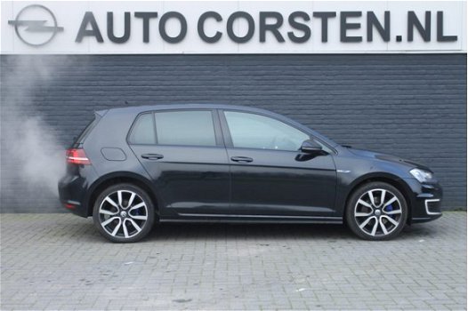 Volkswagen Golf - 1.4TSI GTE (Inc VAT) Adap-Cruise Front-Assist Bordenherk. Pano-dak Navi Led Ecc Pd - 1