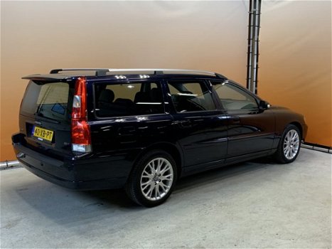 Volvo V70 - 2.0T Edition Sport aut leer 180 pk - 1