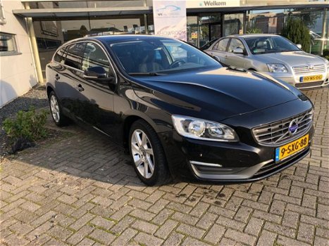 Volvo V60 - 1.6 D2 Momentum Prijs Ex BTW, BPM €5950, - 1