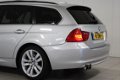 BMW 3-serie Touring - 330xi High Executive | LCI | Panodak | Xenon | Navi - 1 - Thumbnail