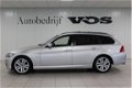 BMW 3-serie Touring - 330xi High Executive | LCI | Panodak | Xenon | Navi - 1 - Thumbnail