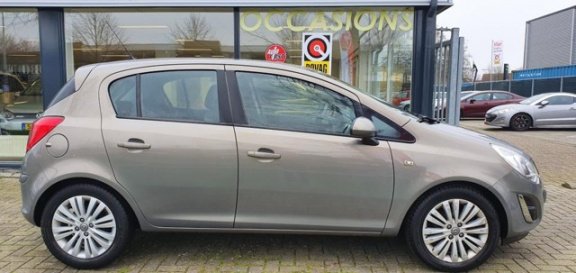 Opel Corsa - 1.4-16V Design Edition 1e Eigenaar Cruise Control, Airco, Luxe uitvoering - 1