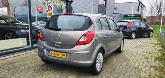 Opel Corsa - 1.4-16V Design Edition 1e Eigenaar Cruise Control, Airco, Luxe uitvoering - 1