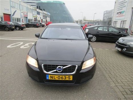 Volvo V70 - 2.0 T5 Kinetic 241 PK - 1