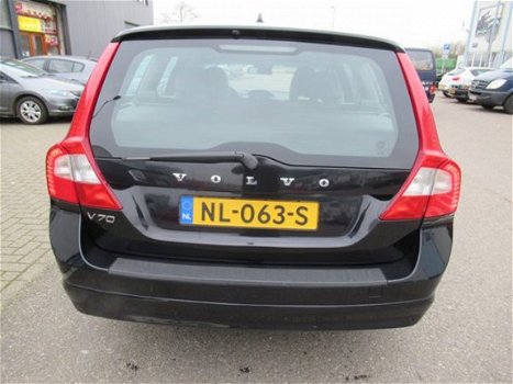 Volvo V70 - 2.0 T5 Kinetic 241 PK - 1