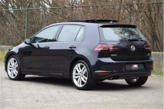 Volkswagen Golf - 1.4 TSI Highline ACC DCC Pano Keyless Leder NaviPro F1 Flippers - 1