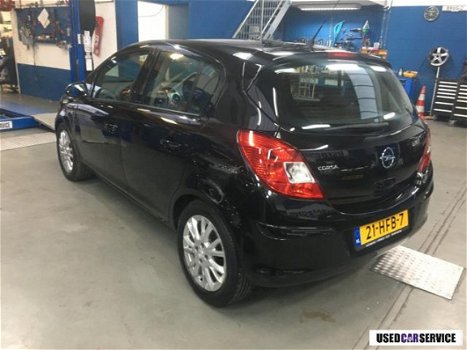 Opel Corsa - 5 drs airco navi lm-velg 1.4 nw apk - 1