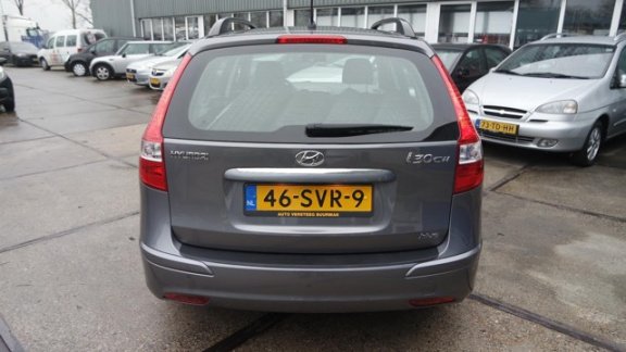 Hyundai i30 CW - 1.6i i-Motion Business NAVIGATIE-USB-AIRCO-NIEUWSTAAT-PLUS WINTERBANDEN - 1