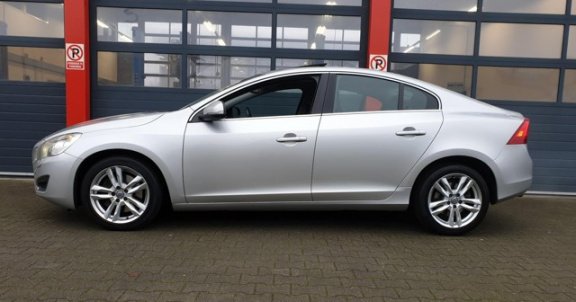 Volvo S60 - 2.4 D5 Summum - 1