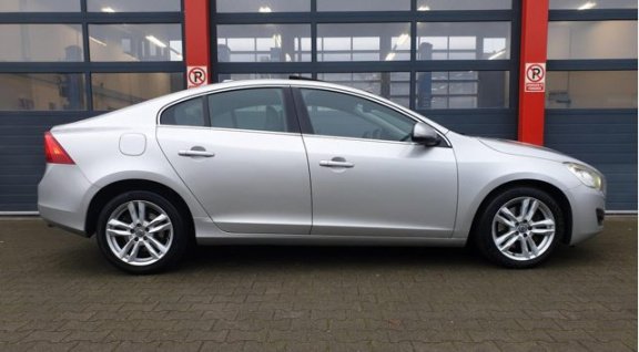 Volvo S60 - 2.4 D5 Summum - 1