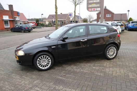 Alfa Romeo 147 - 2.0 T.SPARK 5DR - 1