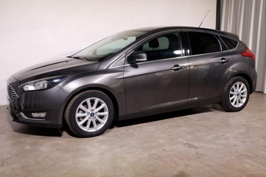 Ford Focus - 1.0 Titanium Edition - 1