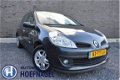 Renault Clio - 1.6-16V Privilège Airco/Cruise control/Elektrische ramen/Panorama dak/LM velgen 15'' - 1 - Thumbnail