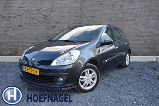 Renault Clio - 1.6-16V Privilège Airco/Cruise control/Elektrische ramen/Panorama dak/LM velgen 15'' - 1