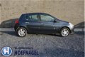 Renault Clio - 1.6-16V Privilège Airco/Cruise control/Elektrische ramen/Panorama dak/LM velgen 15'' - 1 - Thumbnail