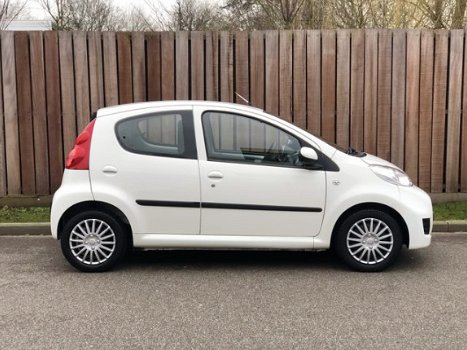 Peugeot 107 - 1.0-12V XS Automaat 5Drs Airco Cruise control Nieuwe APK+NAP! - 1