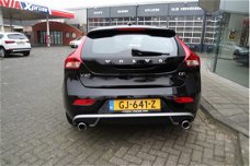 Volvo V40 - 2.0 D2 R-Design Business Panoramadak 145 dkm